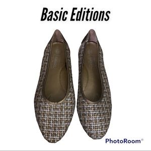 NWOT Basic Editions “flex fit” Dress Metalic Silver & Gold Weave Size 9.5W